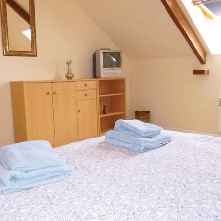 3 Bedroom Cozy Home In Brucheville Carentan-les-Marais Exteriör bild