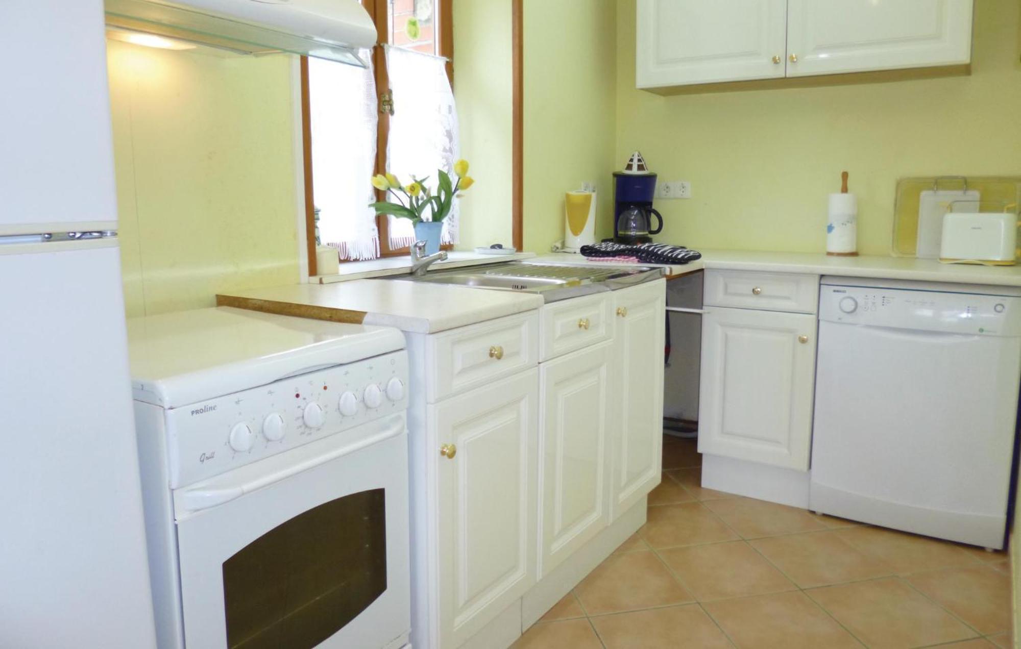 3 Bedroom Cozy Home In Brucheville Carentan-les-Marais Exteriör bild