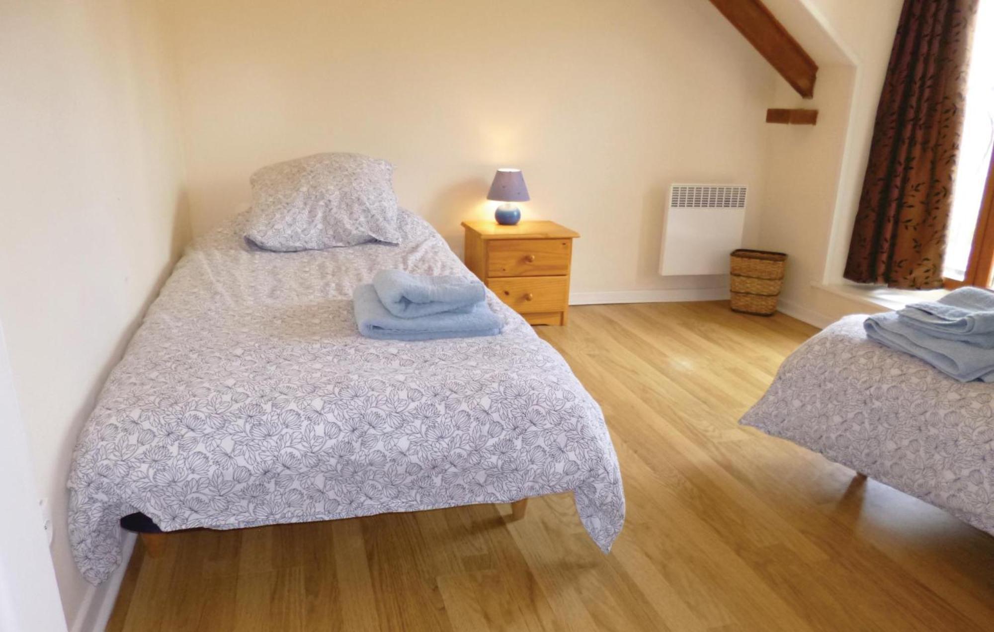 3 Bedroom Cozy Home In Brucheville Carentan-les-Marais Exteriör bild
