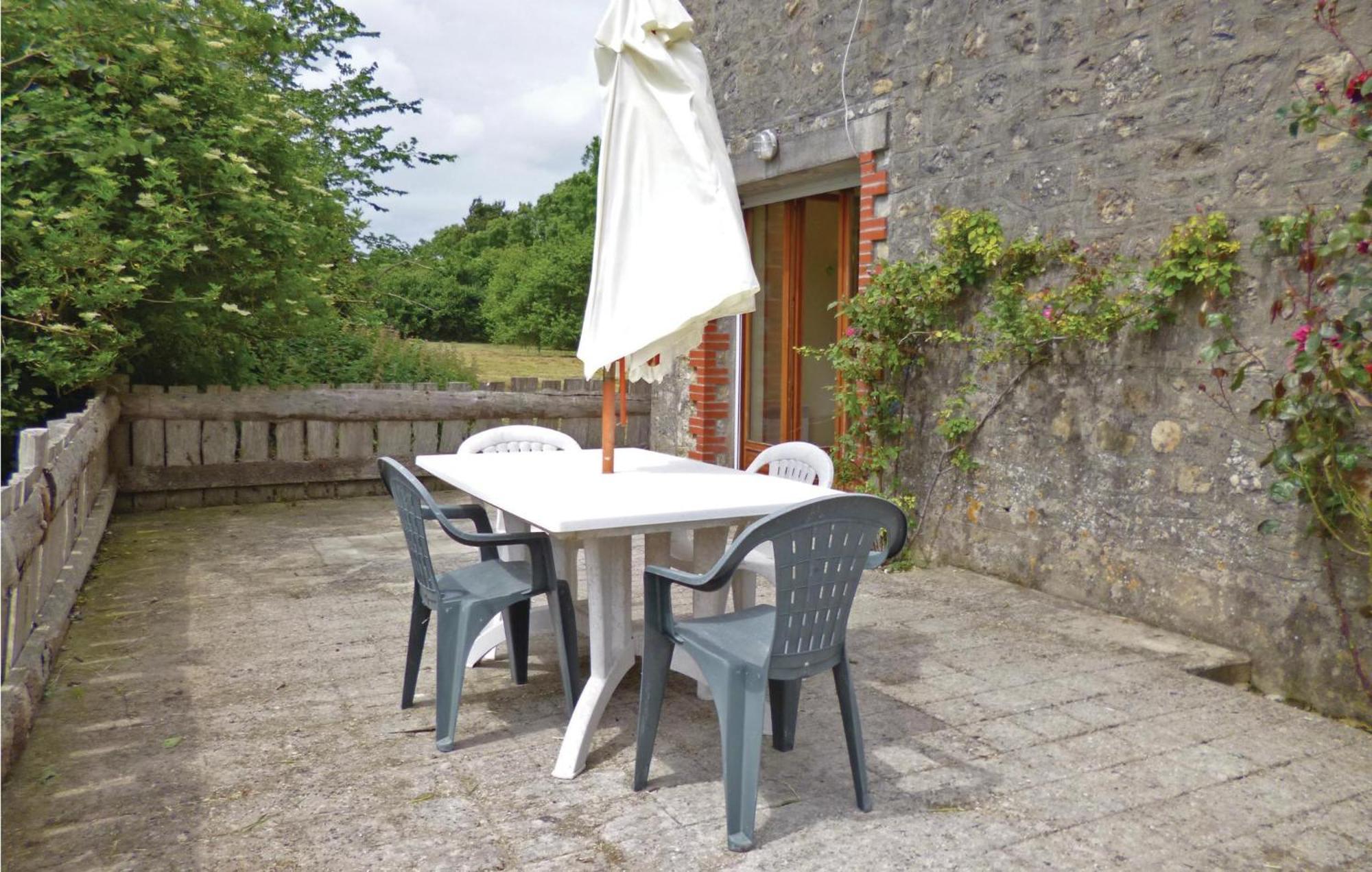 3 Bedroom Cozy Home In Brucheville Carentan-les-Marais Exteriör bild